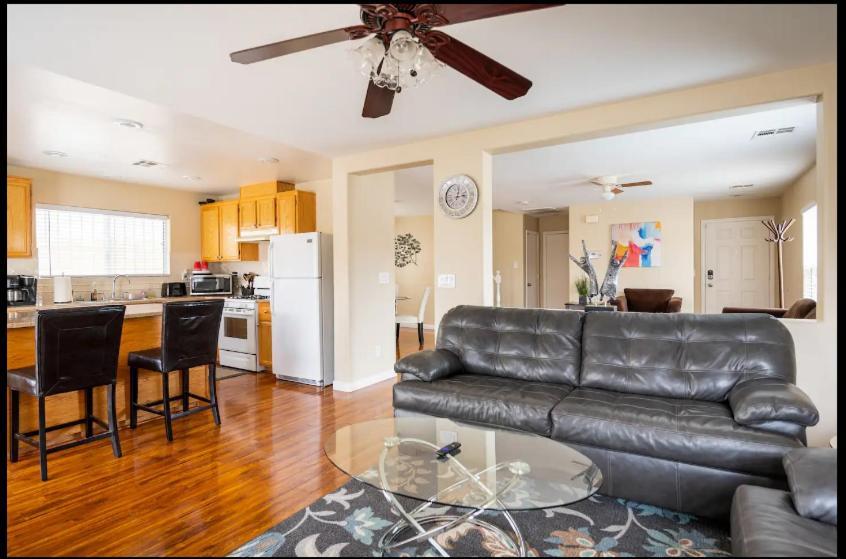4 Bedroom North Las Vegas With Pool Εξωτερικό φωτογραφία