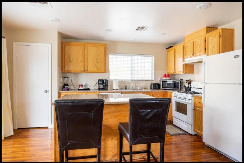 4 Bedroom North Las Vegas With Pool Εξωτερικό φωτογραφία